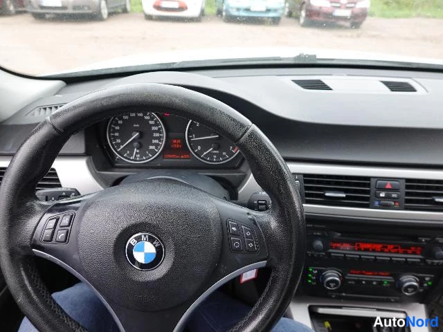 Hopea BMW 318i 2007, ohjaamo, kuva 16