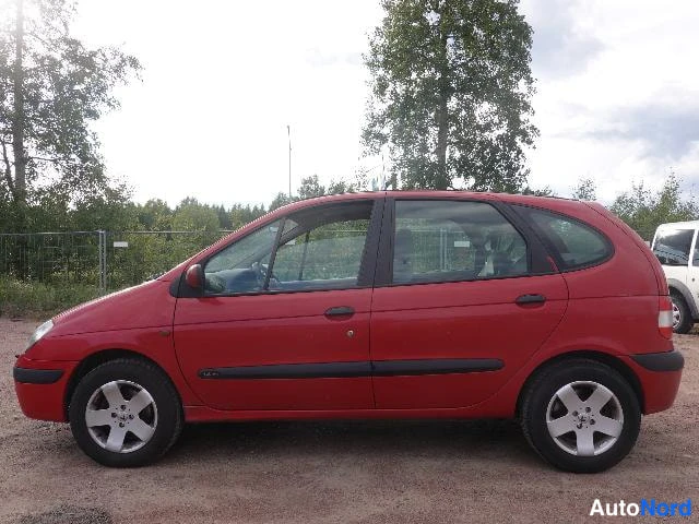 Punainen Renault Megane Scenic 2003, takaviisto, kuva 7