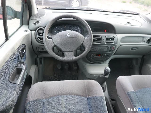 Punainen Renault Megane Scenic 2003, kuva 40