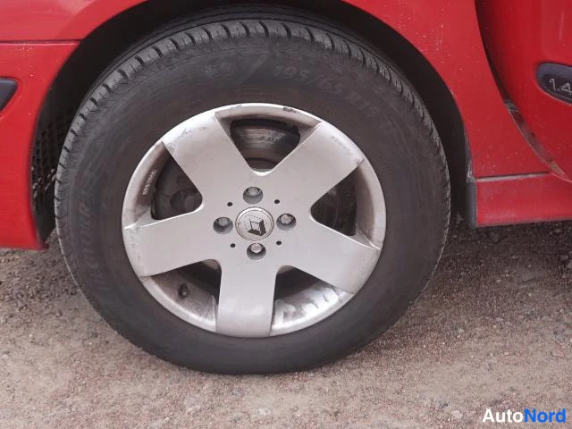Punainen Renault Megane Scenic 2003, yksityiskohta, kuva 23
