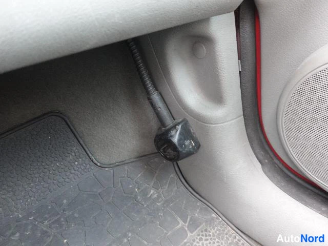 Punainen Renault Megane Scenic 2003, yksityiskohta, kuva 25