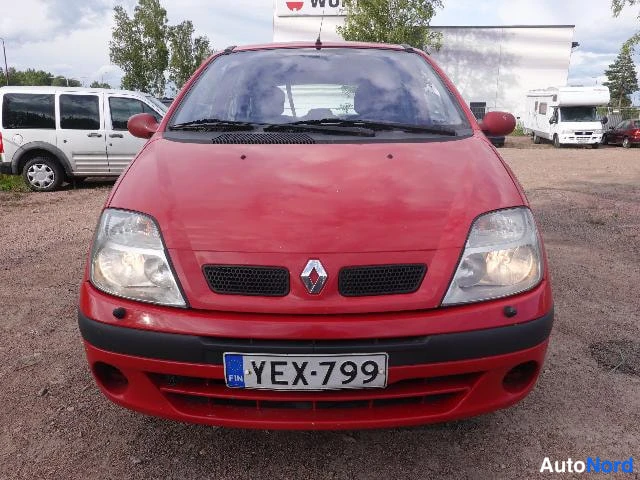 Punainen Renault Megane Scenic 2003, edestä, kuva 5