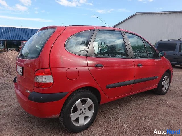 Punainen Renault Megane Scenic 2003, takaviisto, kuva 10