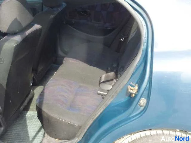 Sininen Mitsubishi Carisma 1998, kuva 40