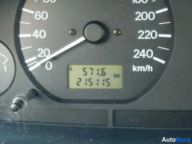 Sininen Mitsubishi Carisma 1998, yksityiskohta, kuva 38