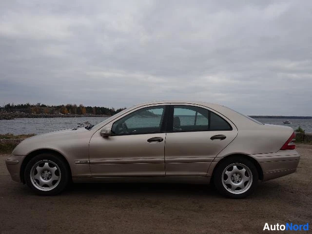 Beige Mercedes-Benz C 200 2001, takaviisto, kuva 7