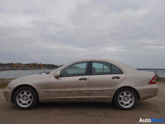 Beige Mercedes-Benz C 200 2001, takaviisto, kuva 8