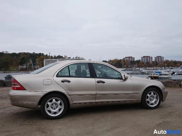 Beige Mercedes-Benz C 200 2001, takaviisto, kuva 11