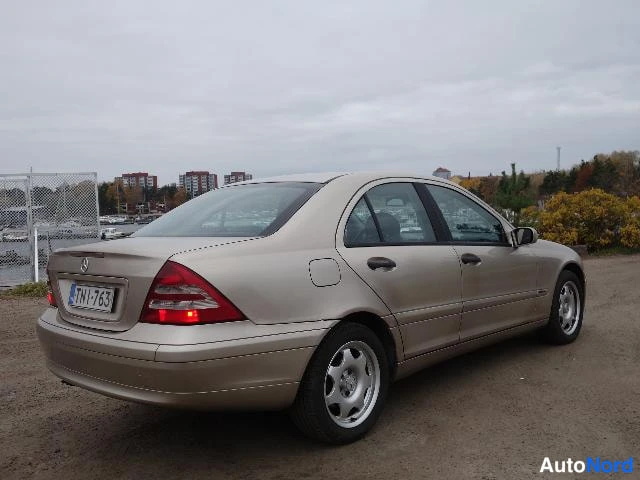 Beige Mercedes-Benz C 200 2001, takaviisto, kuva 12