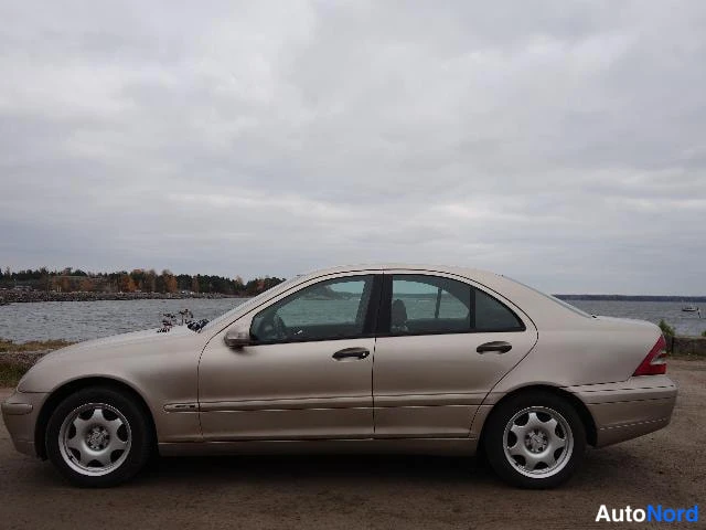 Beige Mercedes-Benz C 200 2001, takaviisto, kuva 9