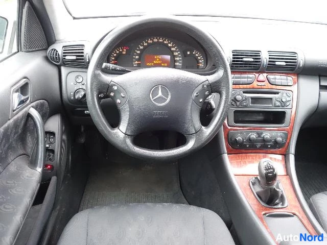 Beige Mercedes-Benz C 200 2001, ohjaamo, kuva 22