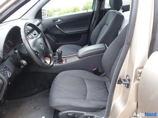 Beige Mercedes-Benz C 200 2001, ohjaamo, kuva 23
