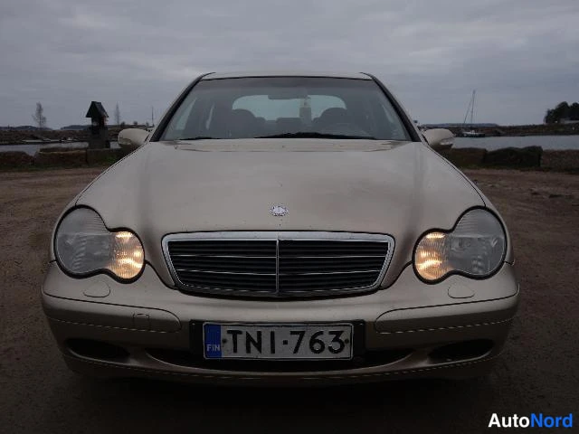Beige Mercedes-Benz C 200 2001, edestä, kuva 6