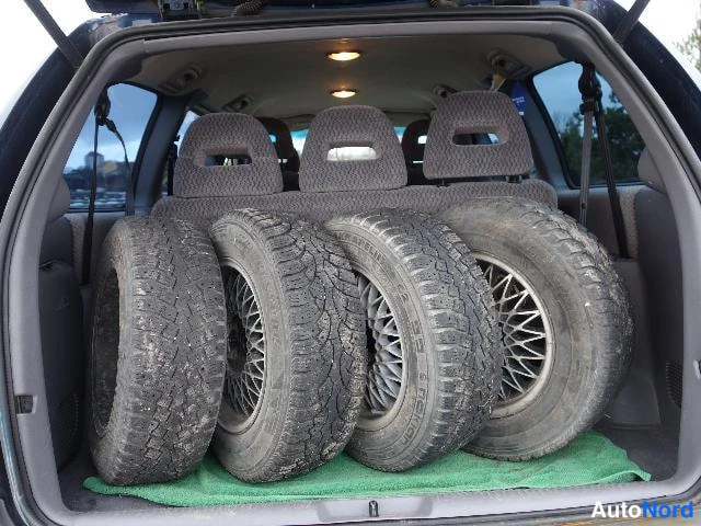 Sininen Chrysler Voyager 2000, kuva 34