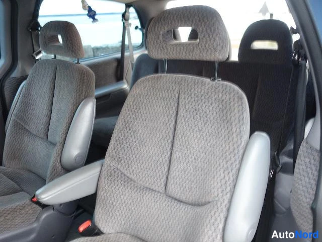 Sininen Chrysler Voyager 2000, etuistuimet, kuva 21