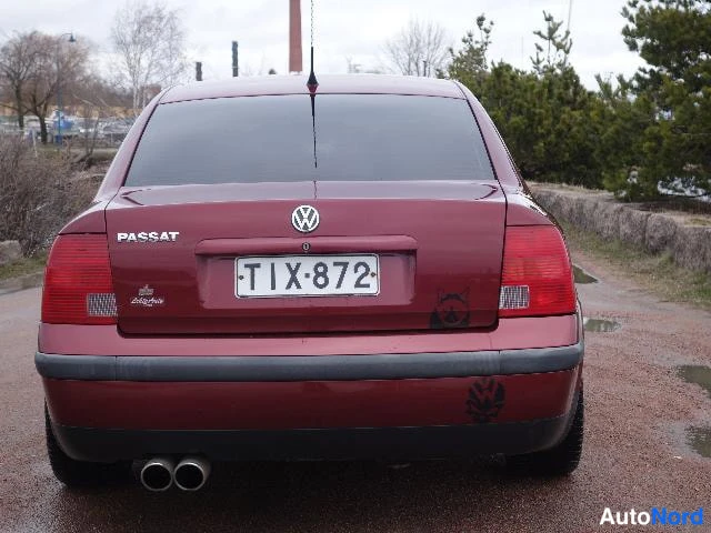 Punainen Volkswagen Passat 2000, takaa, kuva 20