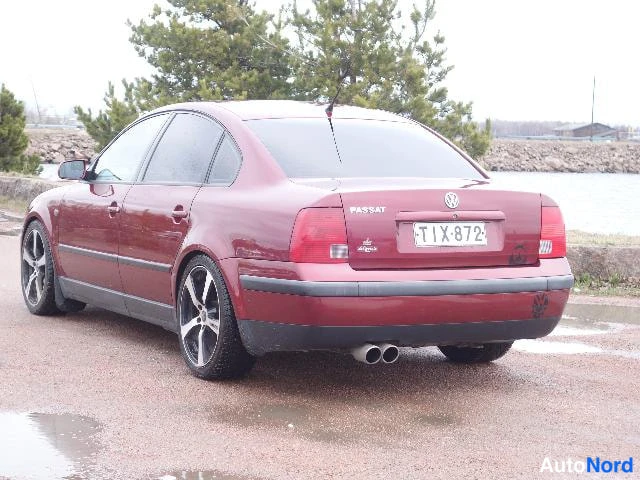 Punainen Volkswagen Passat 2000, takaviisto, kuva 19