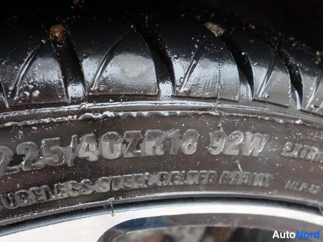 Punainen Volkswagen Passat 2000, kuva 37