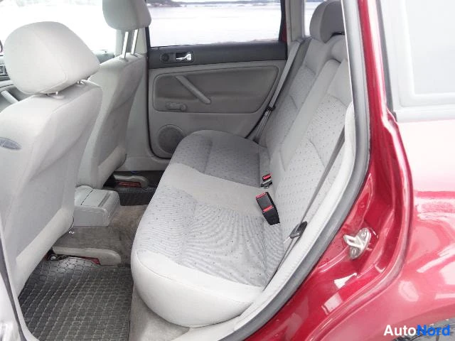 Punainen Volkswagen Passat 2000, takaistuimet, kuva 26