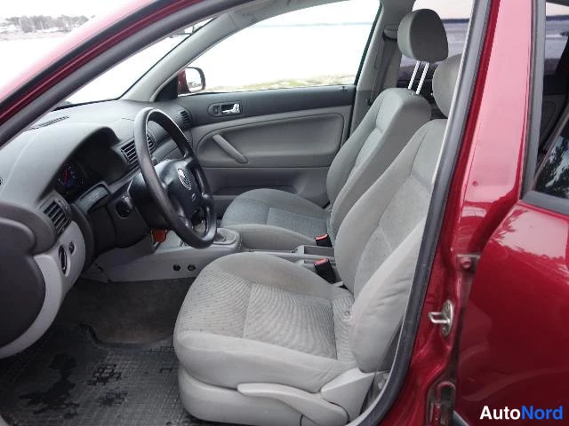 Punainen Volkswagen Passat 2000, etuistuimet, kuva 25