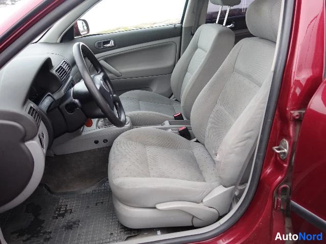 Punainen Volkswagen Passat 2000, etuistuimet, kuva 24