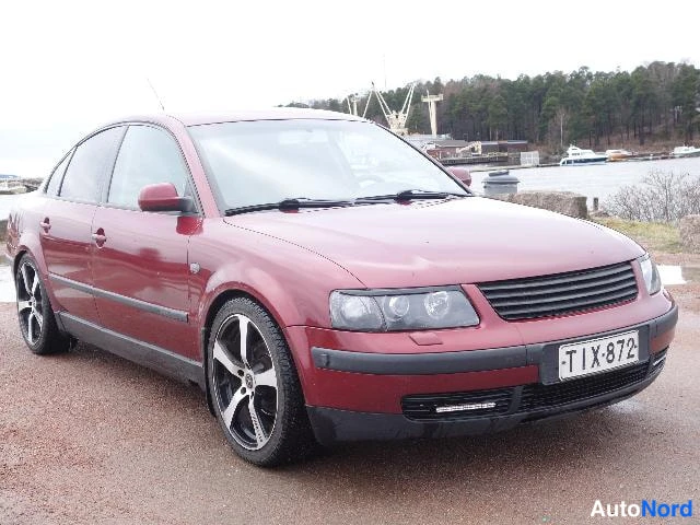 Punainen Volkswagen Passat 2000, etuviisto, keula oikealle, kuva 7