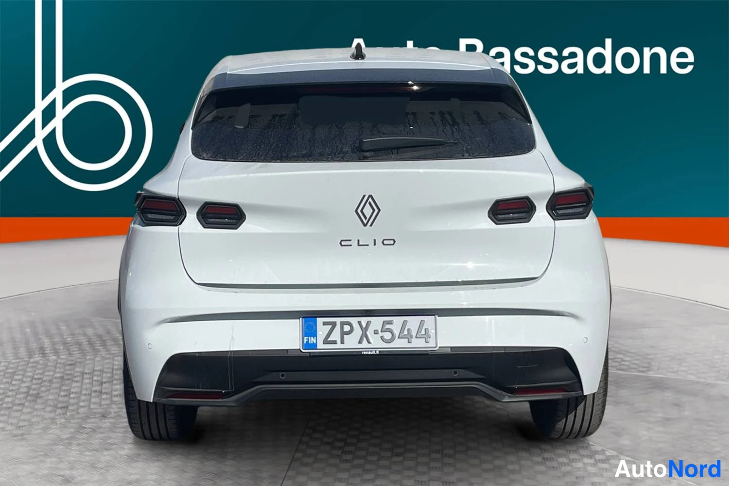 Valkoinen Renault Clio 2026, takaa, kuva 8