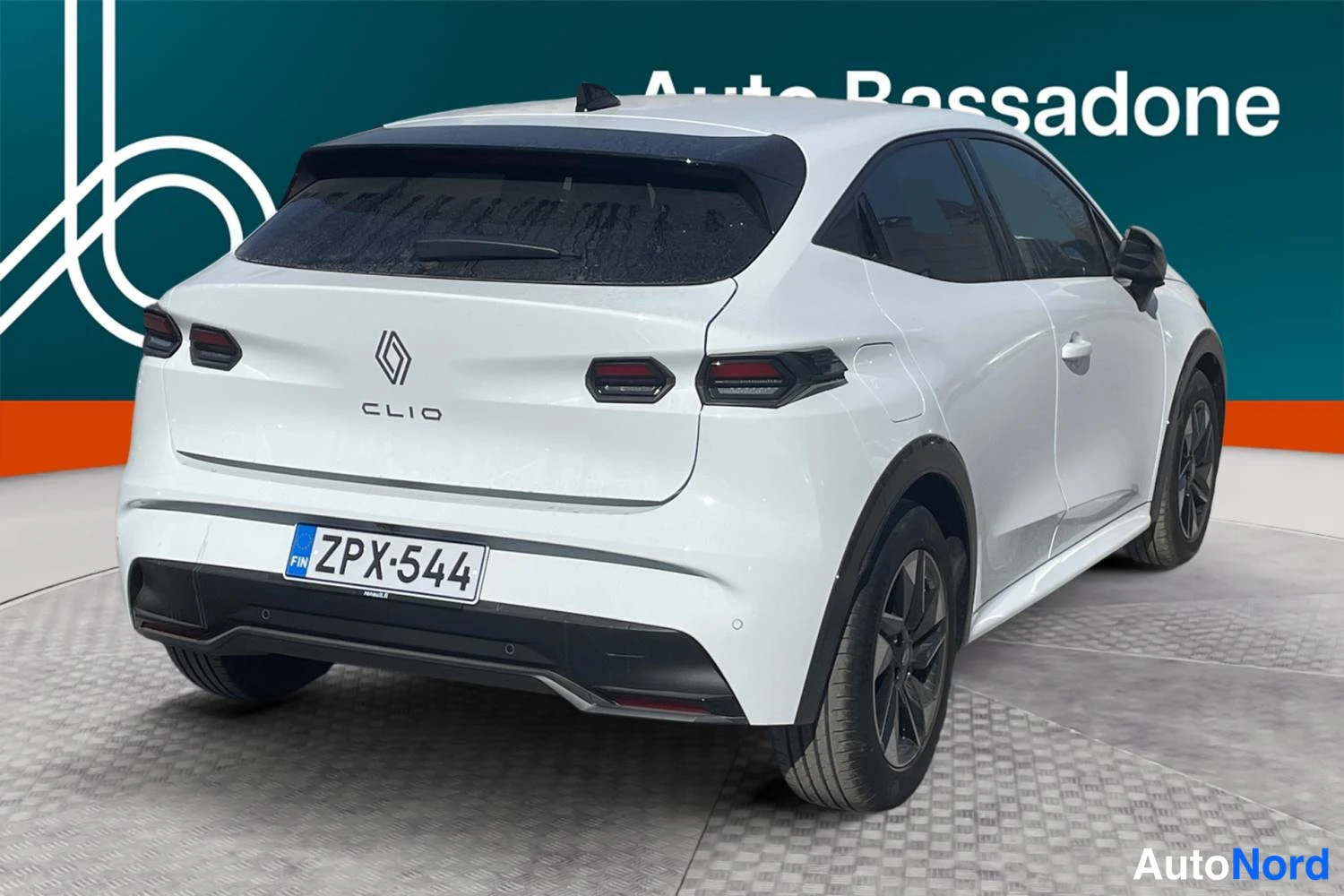 Valkoinen Renault Clio 2026, takaviisto, kuva 7