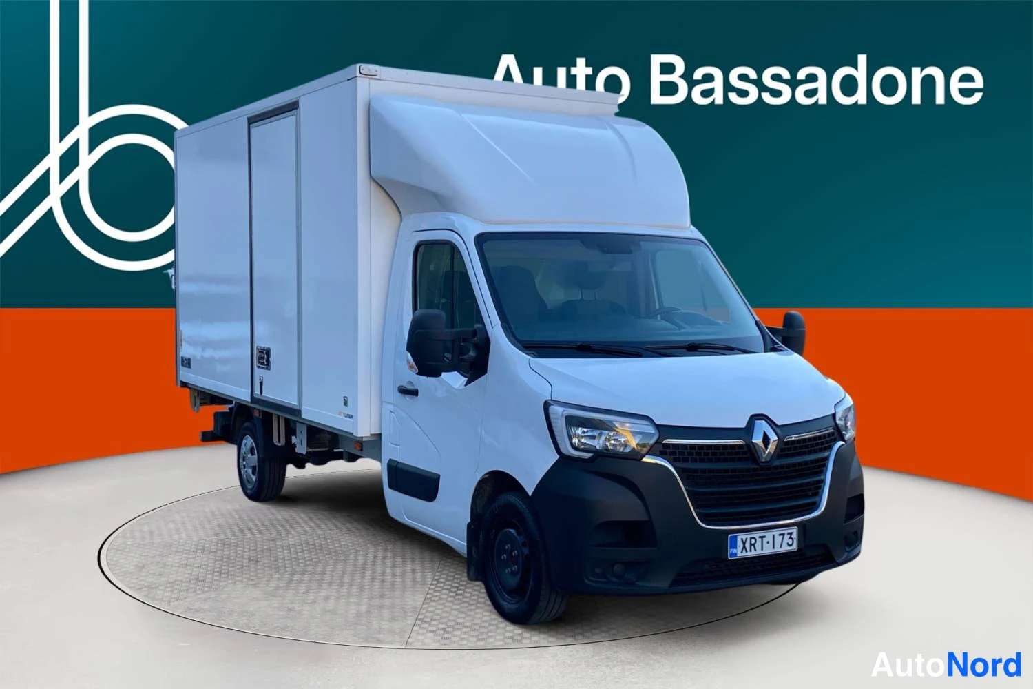 Valkoinen Renault Master 2023, etuviisto, keula oikealle, kuva 3