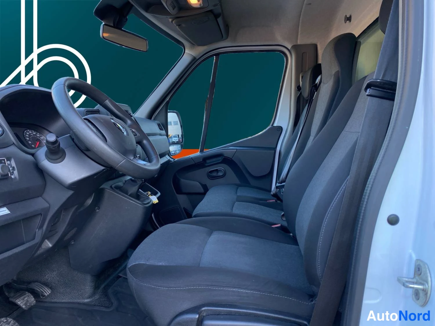 Valkoinen Renault Master 2023, kuva 12
