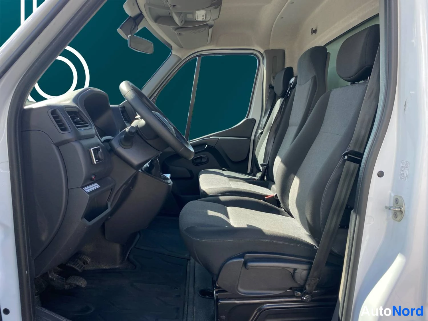 Valkoinen Renault Master 2023, kuva 7