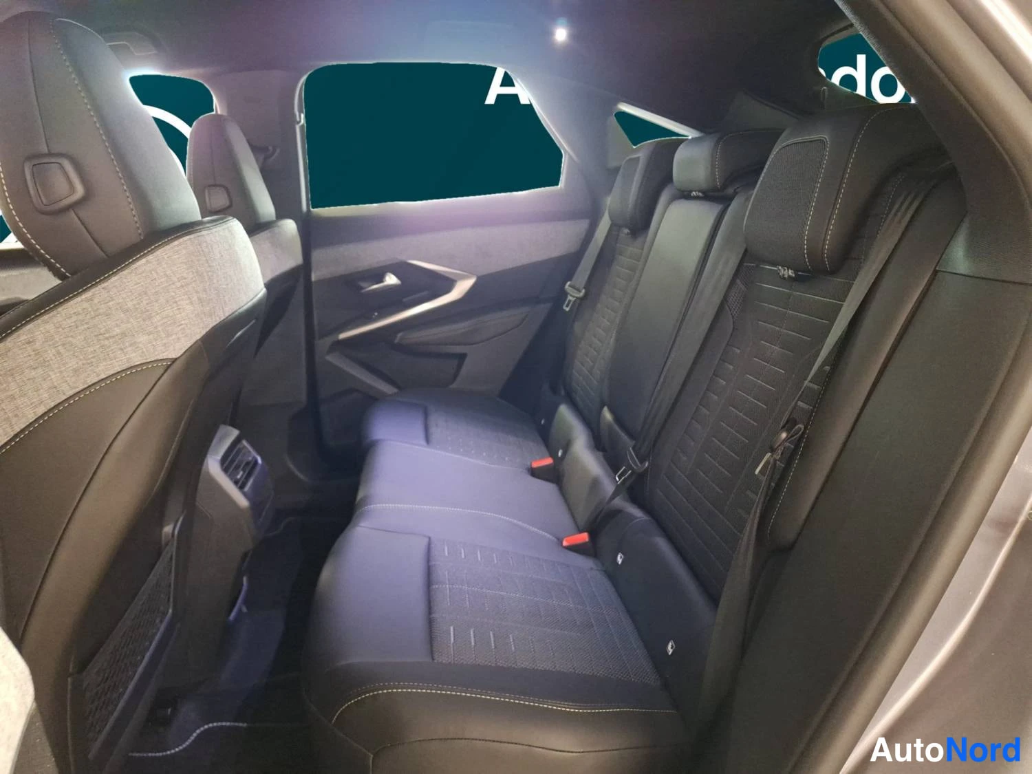 Hopea Peugeot 3008 2026, kuva 13