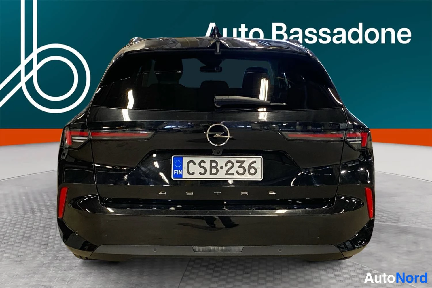 Musta Opel Astra Sports Tourer 2024, takaa, kuva 8