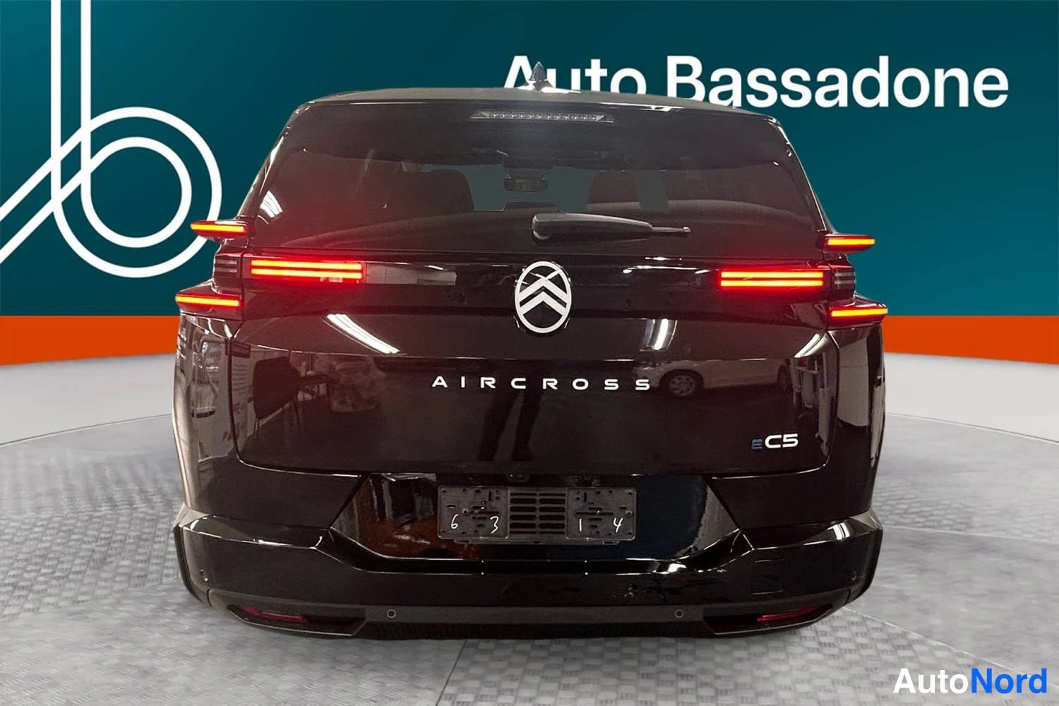 Musta Citroen c5 aircross 2026, takaa, kuva 8