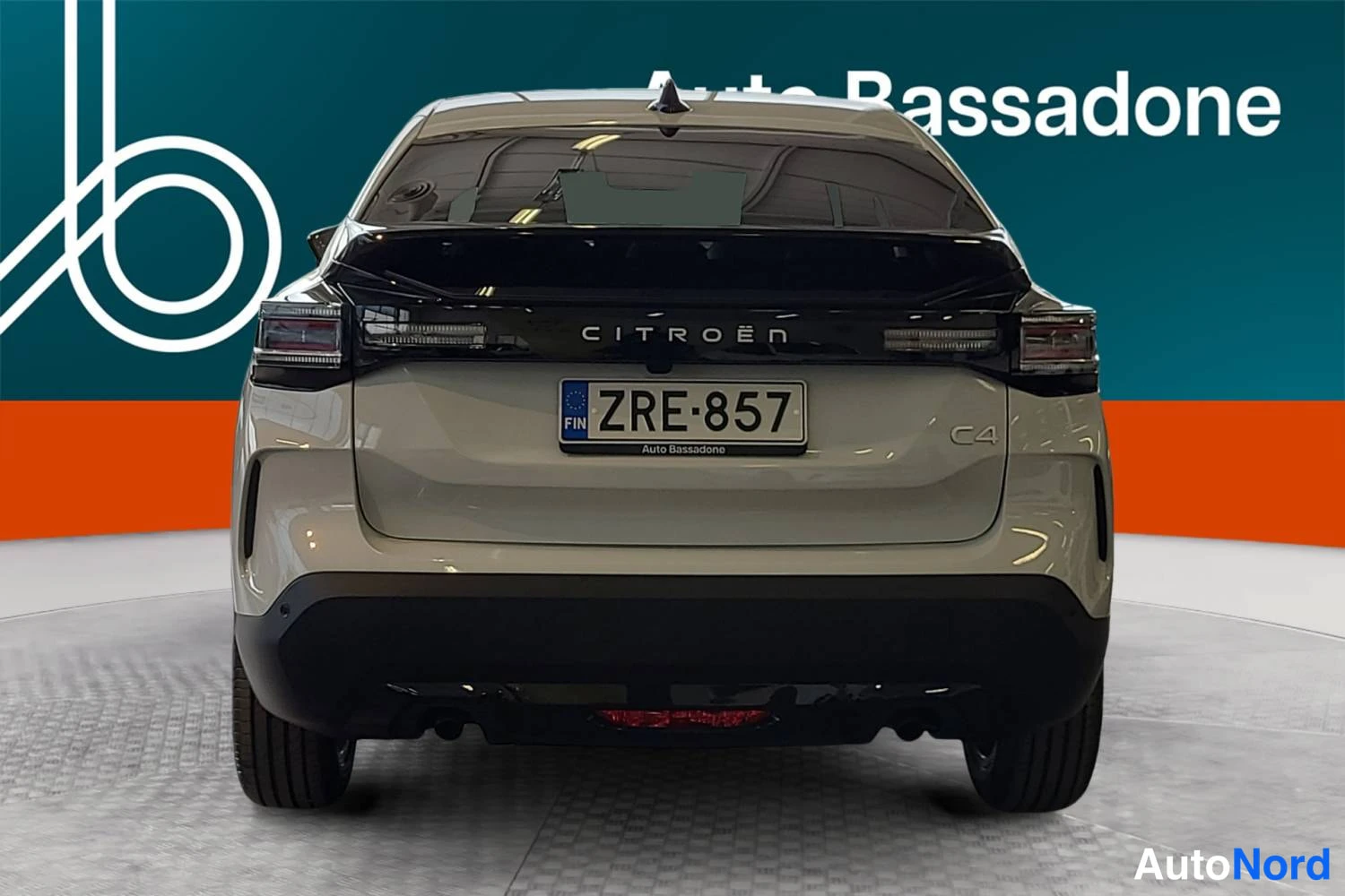 Valkoinen Citroen C4 2026, takaa, kuva 8