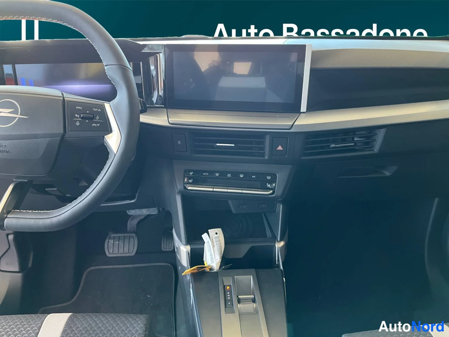 Röd Opel Frontera 2026, bild 11