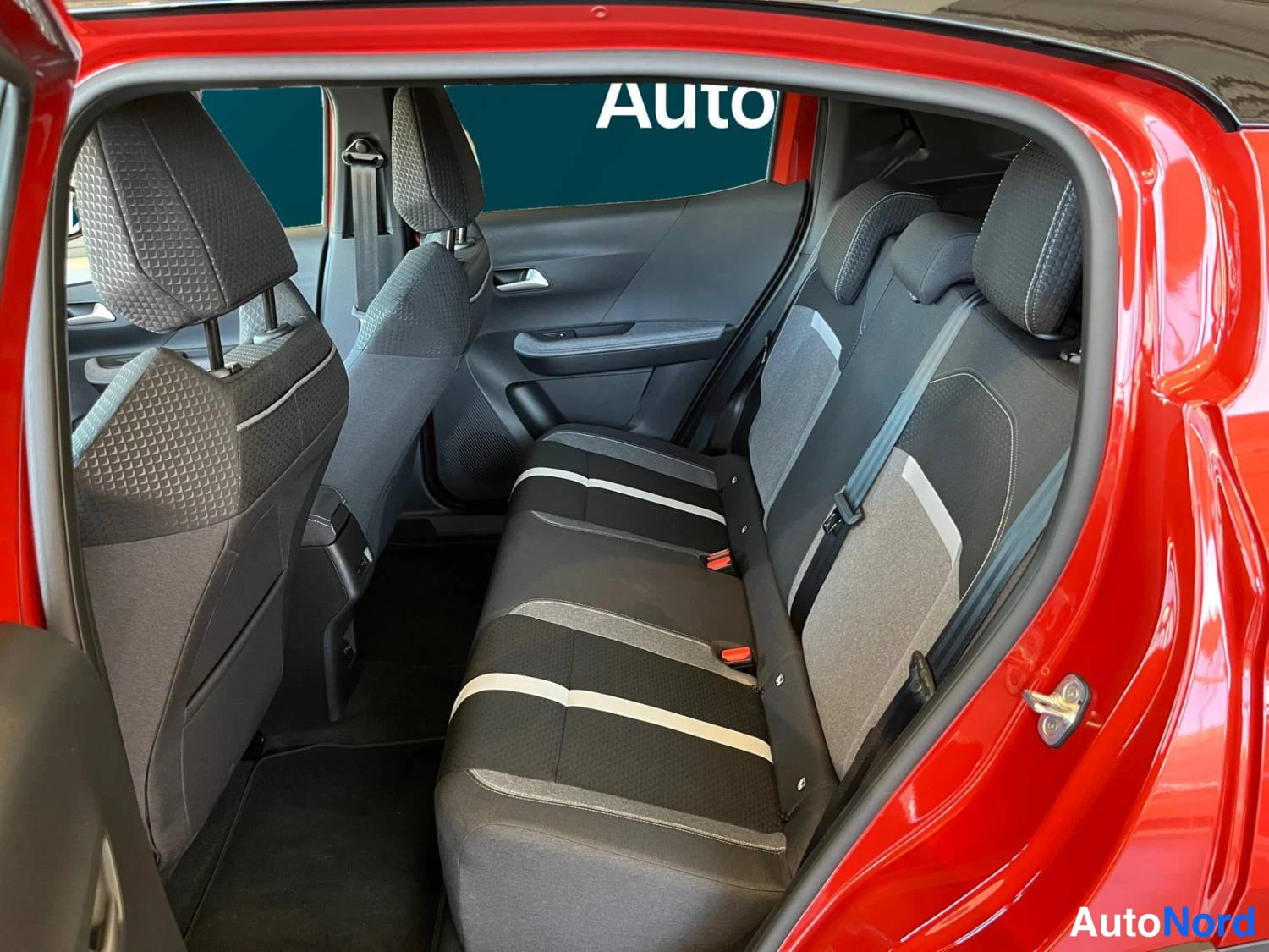 Röd Opel Frontera 2026, bild 13