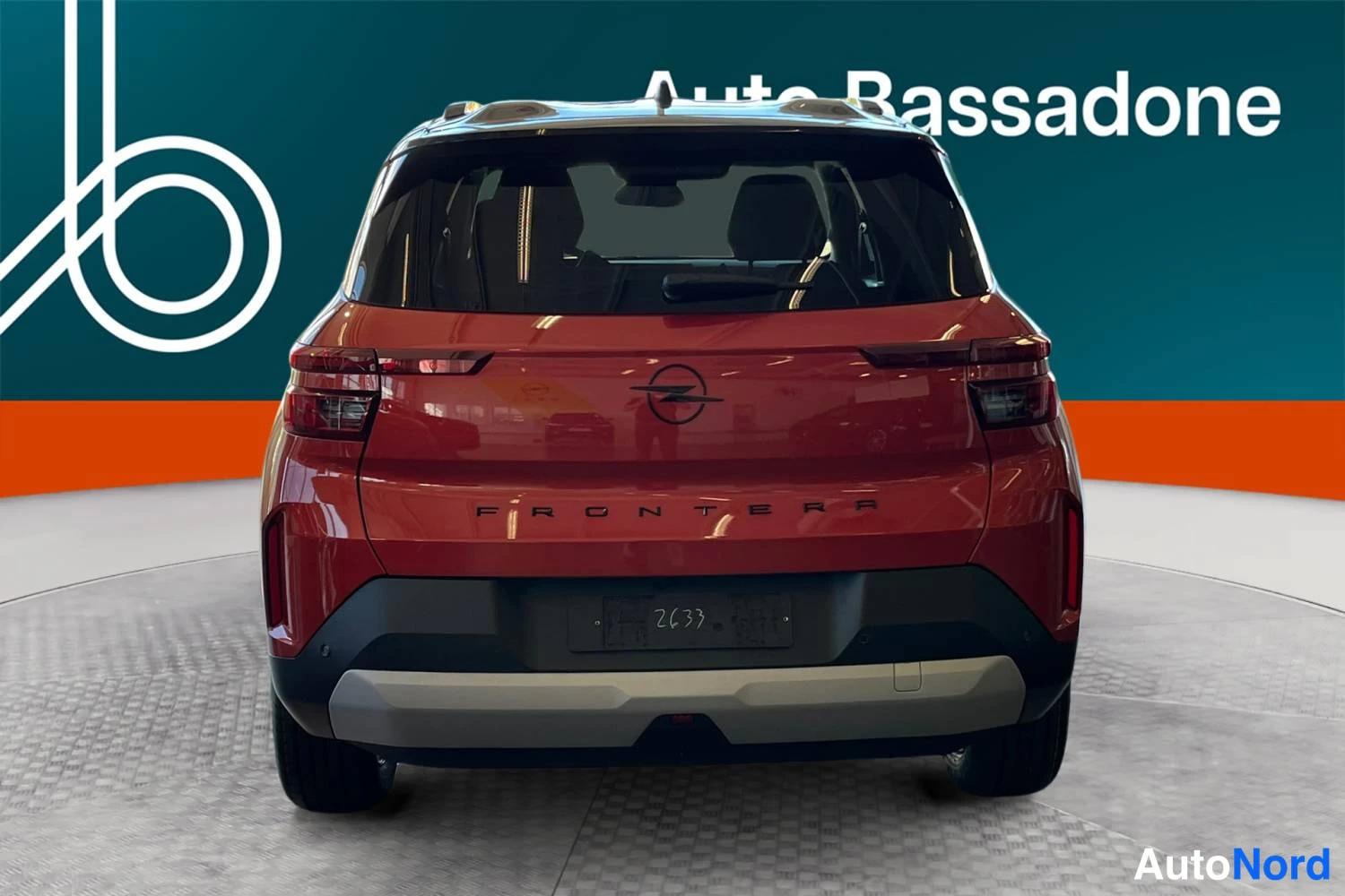 Röd Opel Frontera 2026, bakifrån, bild 8