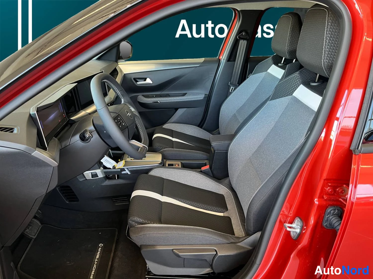 Röd Opel Frontera 2026, bild 9