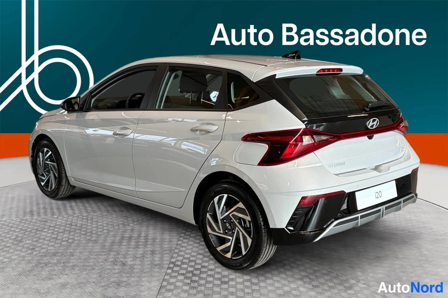 Beige Hyundai I20 2026, takaviisto, kuva 6