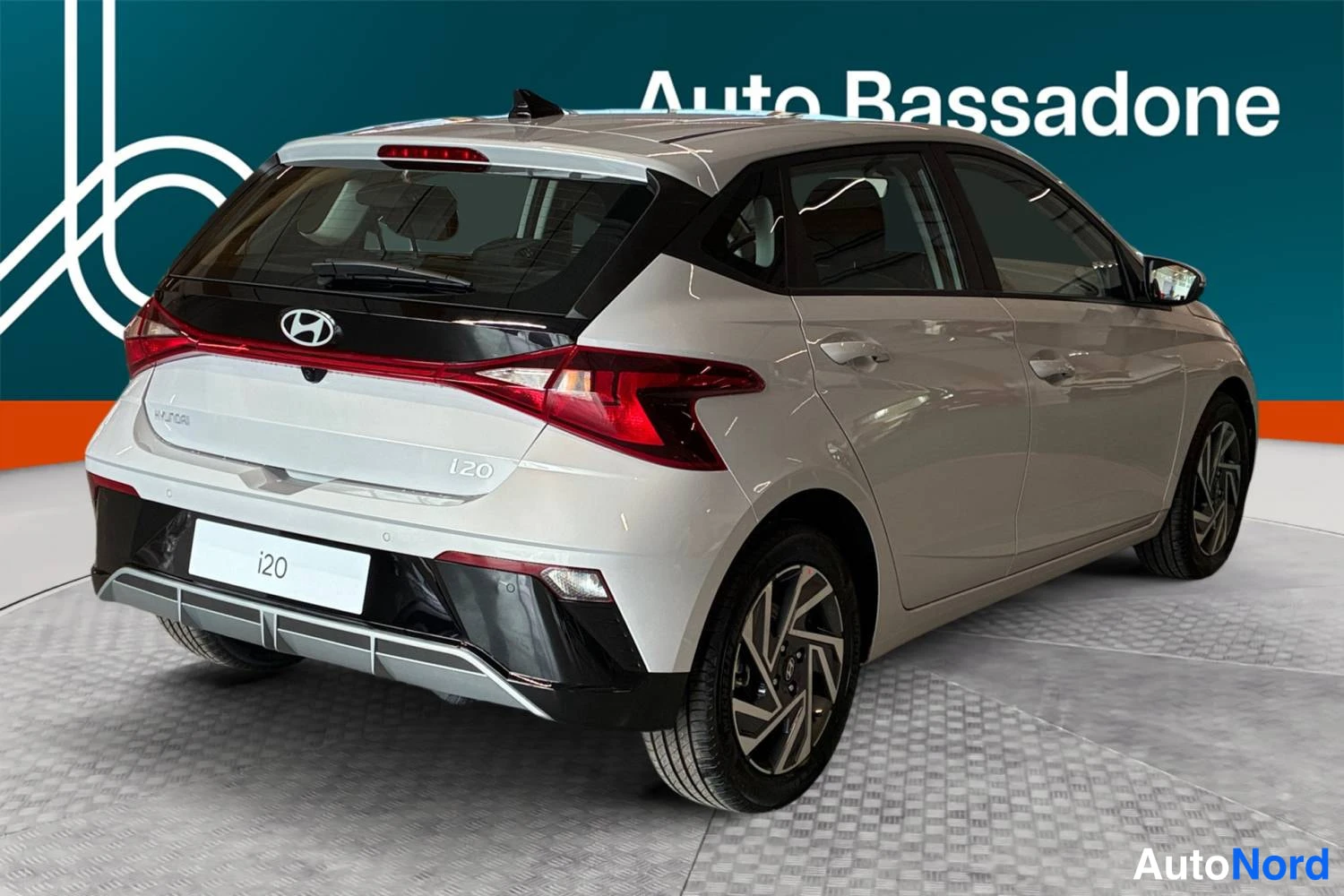 Beige Hyundai I20 2026, takaviisto, kuva 7