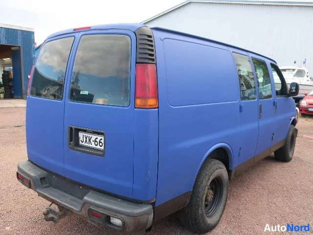 Sininen Chevrolet Chevy Van 1998, takaviisto, kuva 15