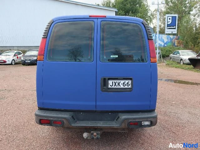 Sininen Chevrolet Chevy Van 1998, takaa, kuva 16