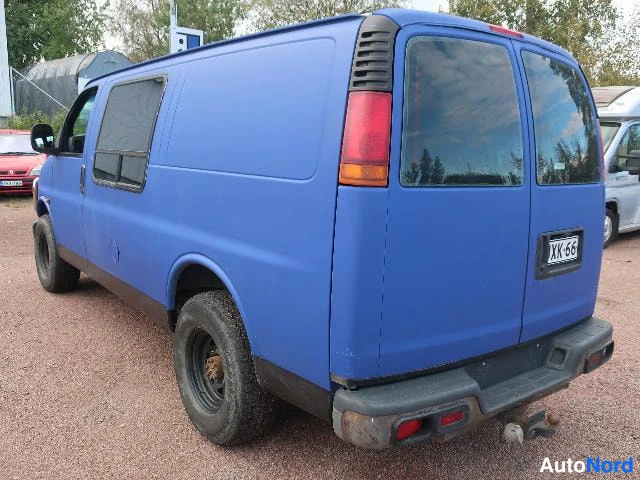 Sininen Chevrolet Chevy Van 1998, takaviisto, kuva 11
