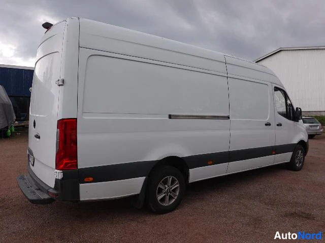Valkoinen Mercedes-Benz Sprinter 2020, takaviisto, kuva 12