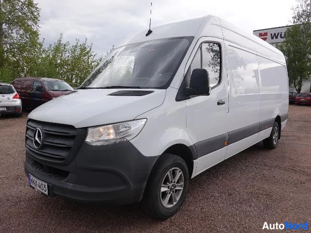Valkoinen Mercedes-Benz Sprinter 2020, etuviisto, keula vasemmalle, kuva 2