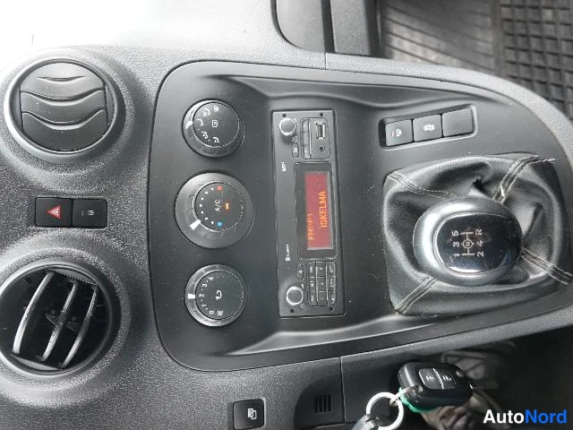 Valkoinen Mercedes-Benz Citan 2014, yksityiskohta, kuva 28