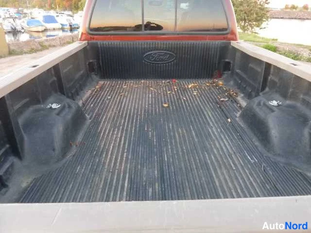Punainen Ford F250 2004, kuva 18