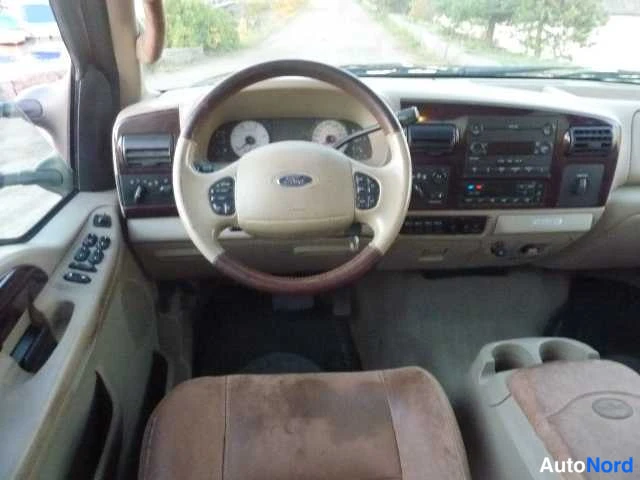 Punainen Ford F250 2004, ohjaamo, kuva 20