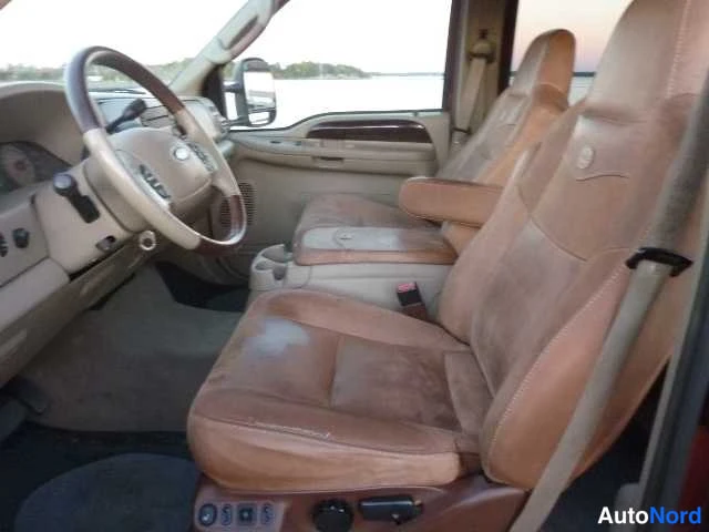 Punainen Ford F250 2004, etuistuimet, kuva 23